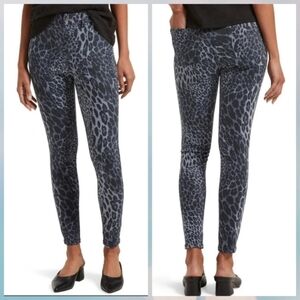 HUE Ultra Soft High-Waist Denim Leggings Size S in Blue Leopard NWT